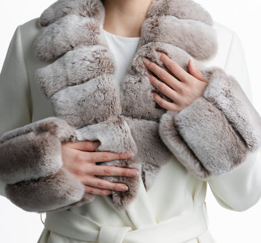 Abrigo Invierno Kloer Taupe - Detalle piel